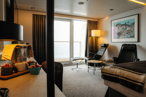 HX Hurtigruten Expeditions MS Fridtjof Nansen Expedition Suite Suite 2 ©Tuan Lam Atomic Pixel.jpg